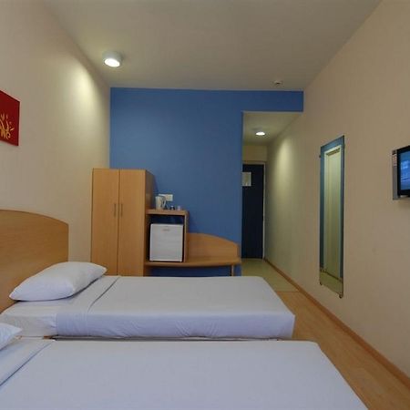 Hotel Manesar Gurgaon Bagian luar foto