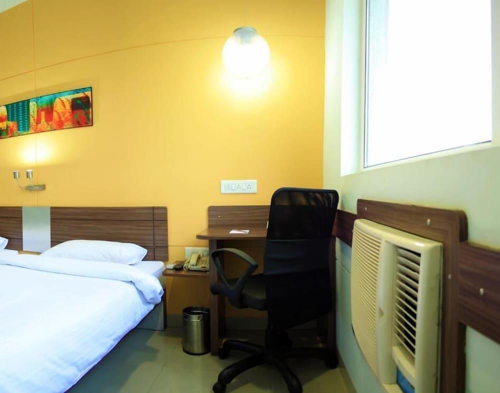 Hotel Manesar Gurgaon Bagian luar foto