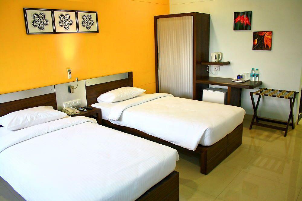 Hotel Manesar Gurgaon Bagian luar foto