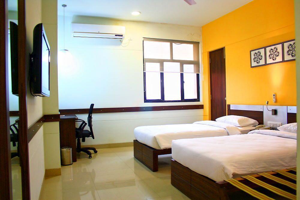 Hotel Manesar Gurgaon Bagian luar foto