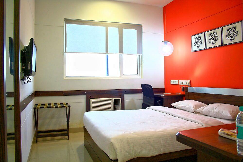 Hotel Manesar Gurgaon Bagian luar foto