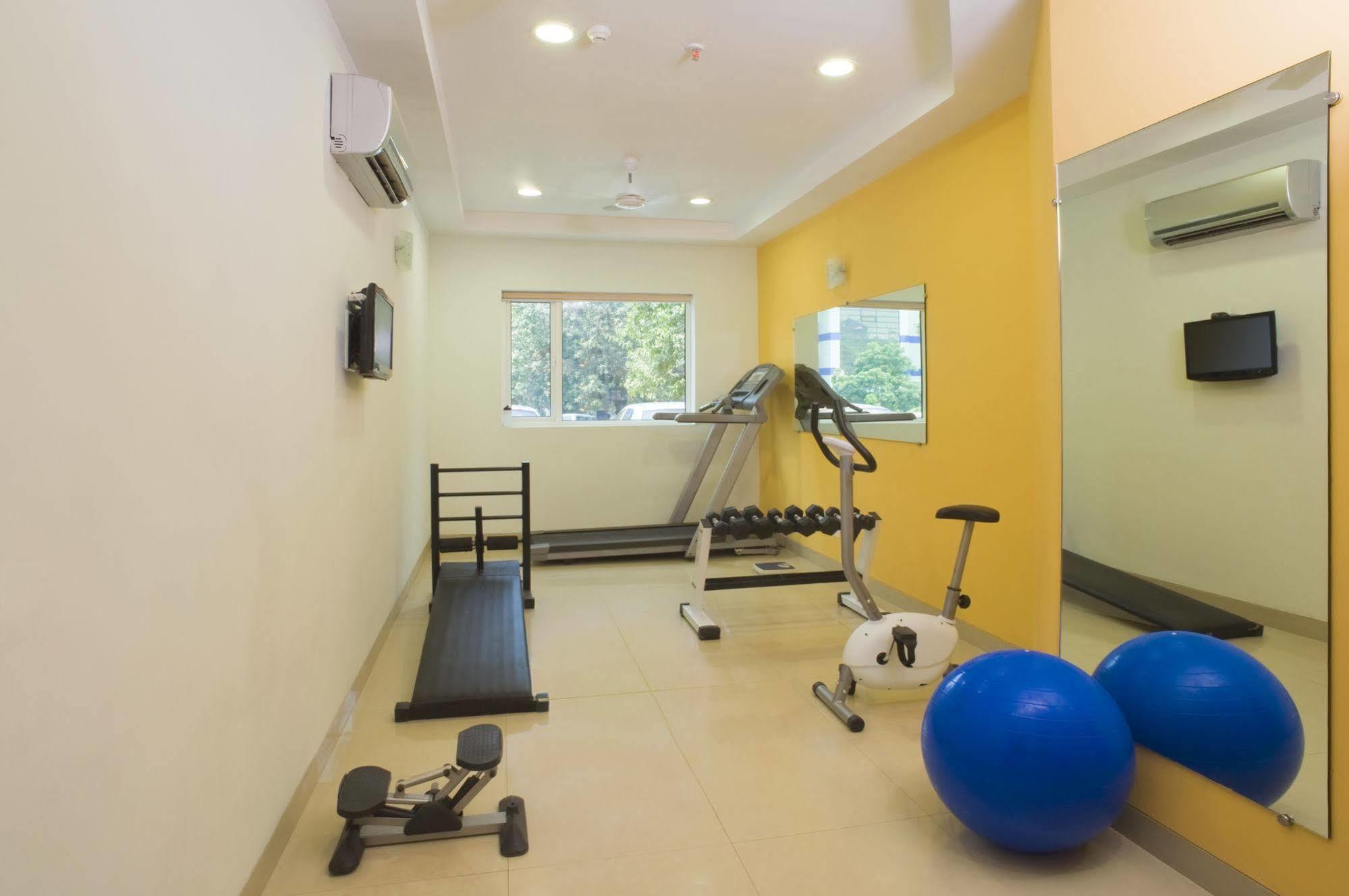 Hotel Manesar Gurgaon Bagian luar foto